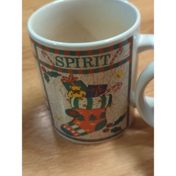 Signature Holiday Classics Ceramic Mugs Cups 79250 Under The Tree Set of 4 - Picture 10 of 11